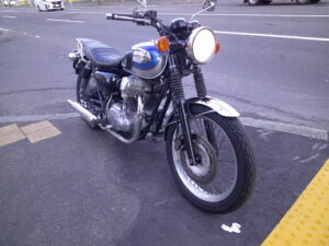KAWASAKI　W650　キャブレター　リアキャリア　USB