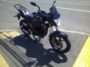 SUZUKI　ジクサー150リアキャリア　スモークスクリーン　ミニミラー　グリップ
