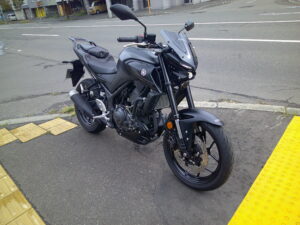 YAMAHA　MT-０３ワンオーナー　２０２５モデル　リアキャリア　スモークスクリーン