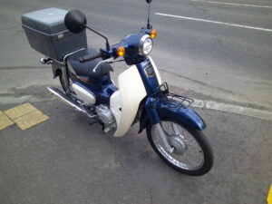 HONDAスーパーカブ50 最終型AA09 日本製 リアタイヤ新品 リアBOX