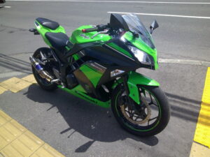 Kawasaki Ninja250SE サイレンサー Rフェンレス　USBポート