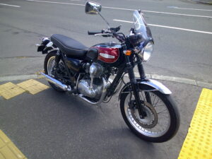 Kwasaki　W650　初期型　UPハンドル仕様 　ピカピカ旧車 　スクリーン